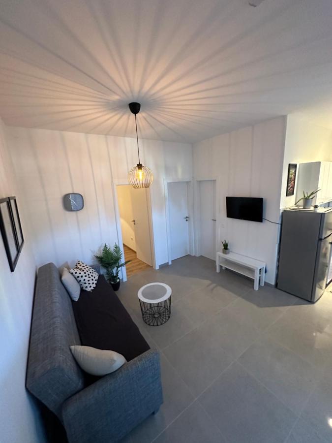 Apartman Diana มาลีโลชินจ์ ภายนอก รูปภาพ