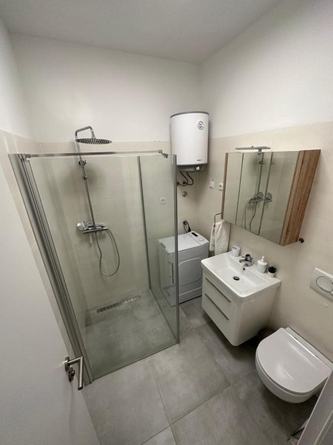 Apartman Diana มาลีโลชินจ์ ภายนอก รูปภาพ