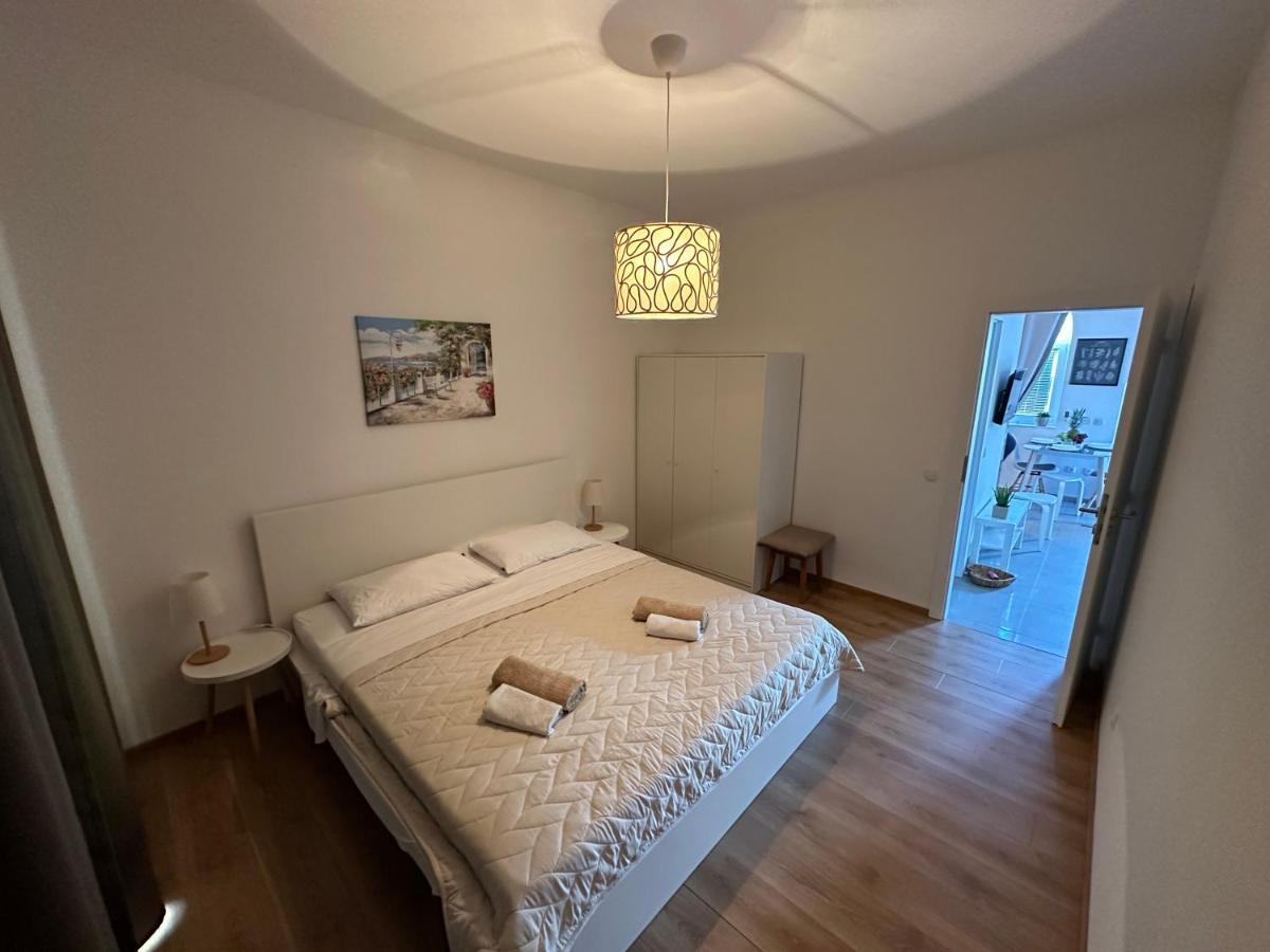 Apartman Diana มาลีโลชินจ์ ภายนอก รูปภาพ