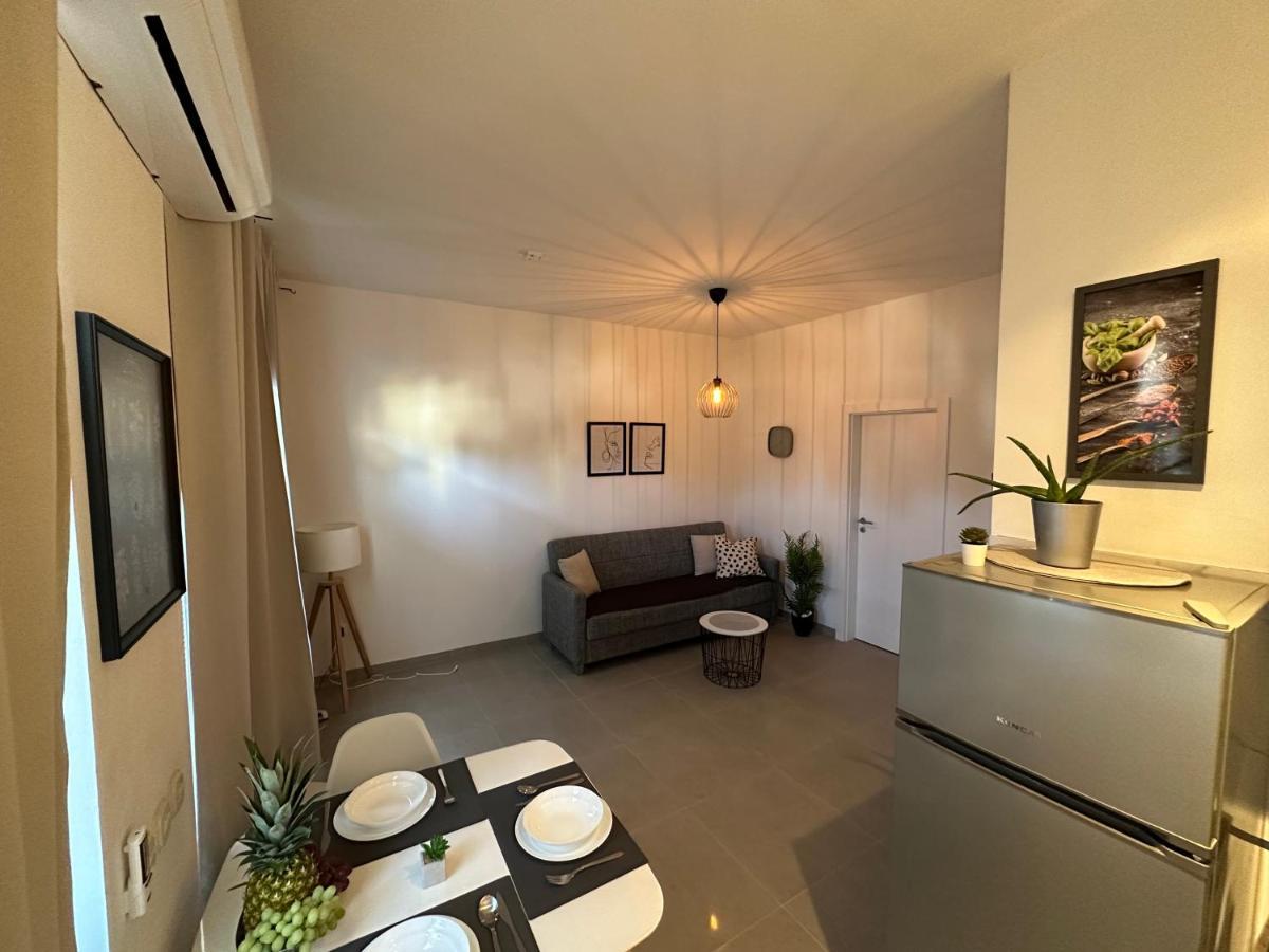 Apartman Diana มาลีโลชินจ์ ภายนอก รูปภาพ